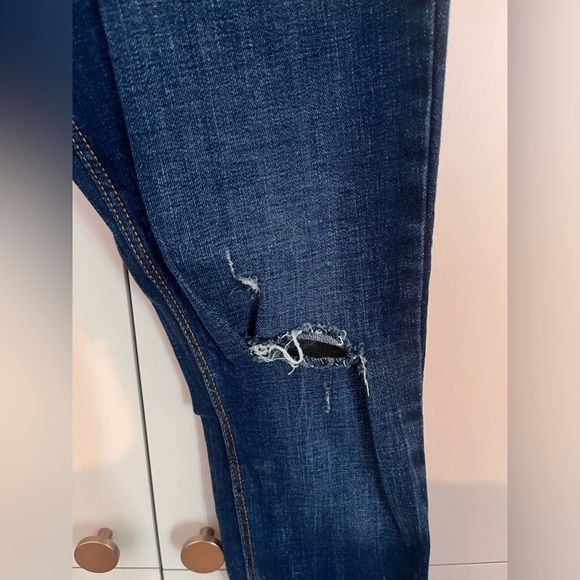 Old Navy rockstar high waisted Jeans - size 8 - Picture 10 of 11